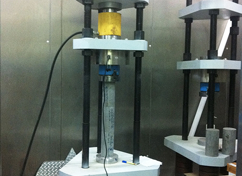 Laboratoire d"essais de fluage du béton.